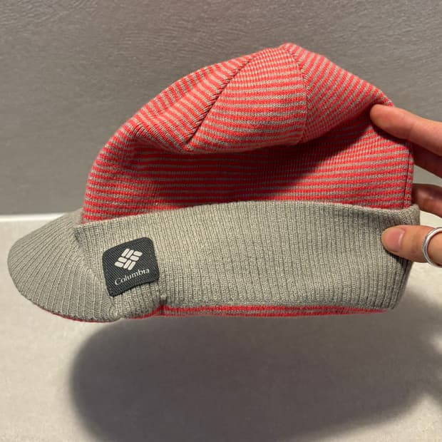 컬럼비아 스트라이프 니트캡