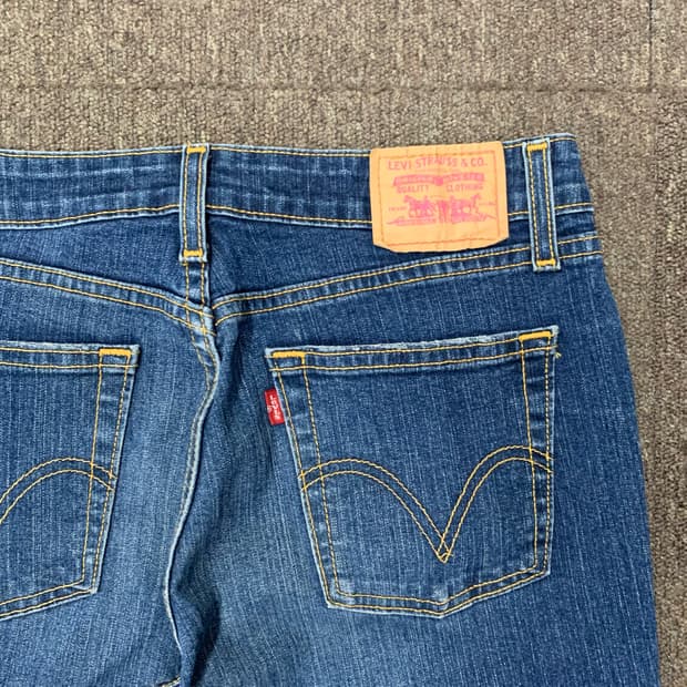 [30] 리바이스 519 로우라이즈 플레어 부츠컷 데님팬츠