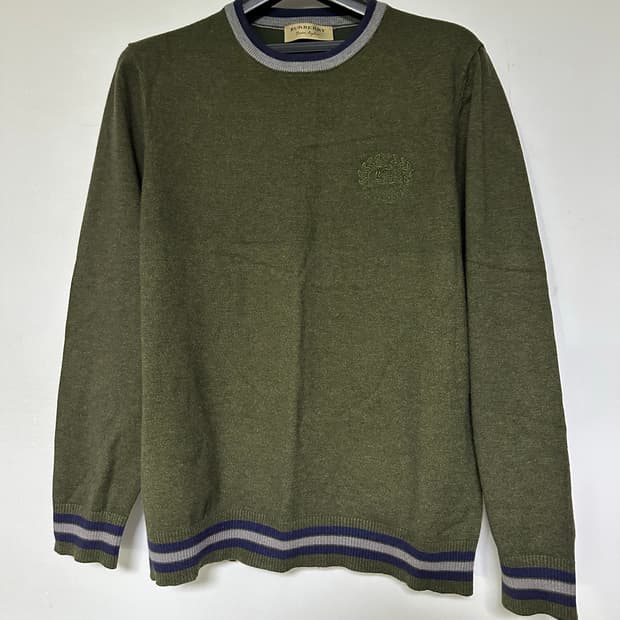 버버리 올리브색 니트 긴팔