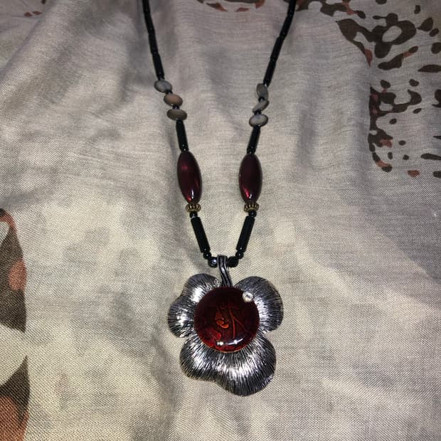 빈티지 버건디 레드 플라워 롱목걸이 오리엔탈 페어리 모리걸