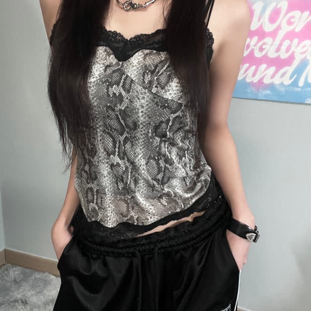 y2k 갸루 블랙 펑크 뱀피 파이톤 레이스 슬리브리스
