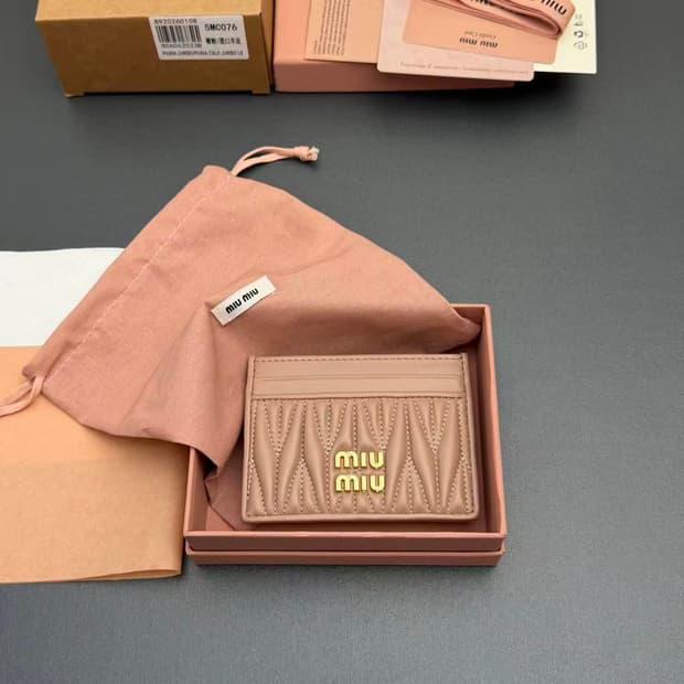 미우 미우 마테라쎄 나파 가죽 카드 홀더 샌드 베이지