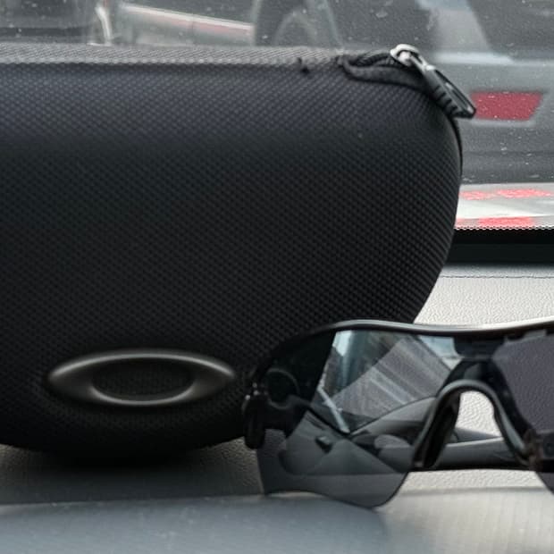 오클리 레이다 선글라스