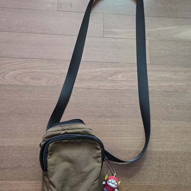 Gu 미니 크로스백