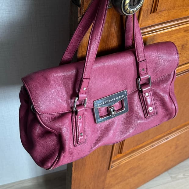 Marc by Marc Jacobs 버건디 레더 숄더백