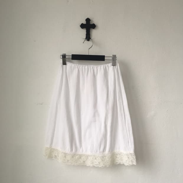 Lace trimming skirt