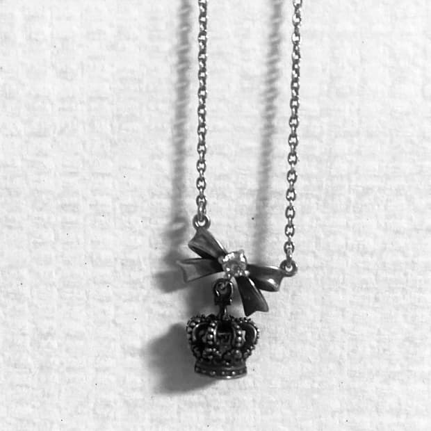 저스틴데이비스 JUSTINDAVIS 크라운 목걸이