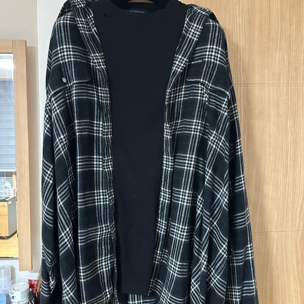 발렌시아가 트롱프뢰유 셔츠 1사이즈