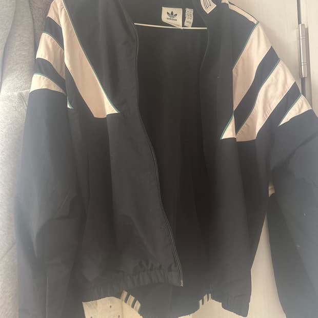 아디다스 nts 올드스쿨 바람막이