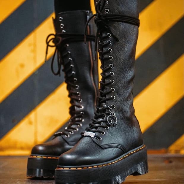 돌스킬 닥터마틴(250) 구합니다