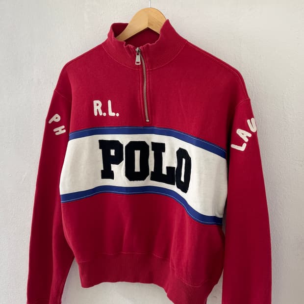 폴로 반집업 맨투맨 조이 착용