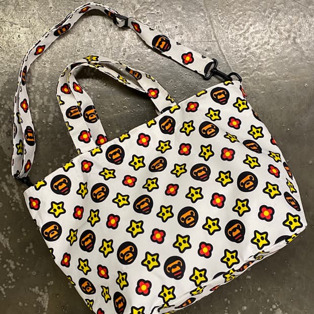 베이프 베이비마일로 모노그램 쇼퍼백 