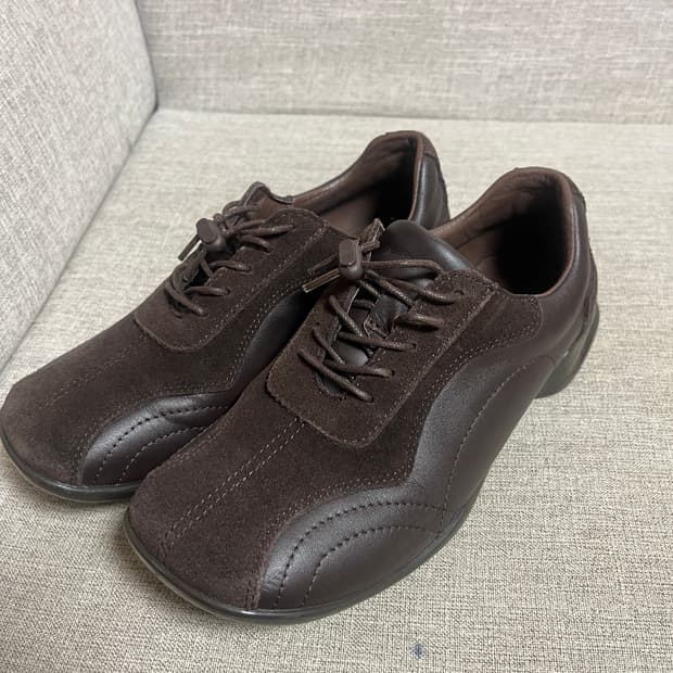 페몬트 스퀘어 브라운 245
