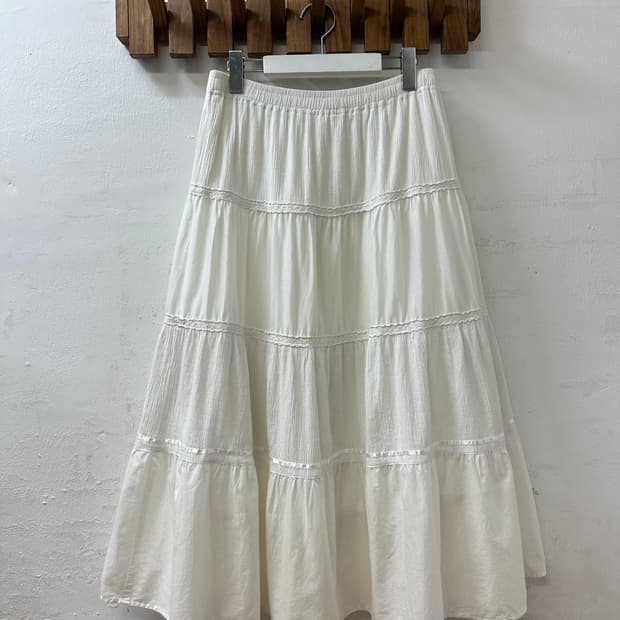 일본빈티지 코튼100% 화이트 레이스 디테일 티어드 밴딩 롱 스커트