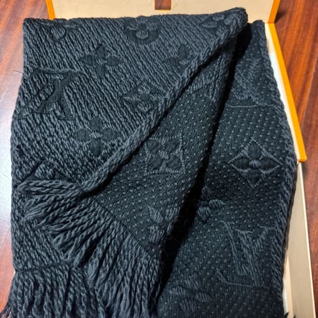 루이비통 로고매니아 머플러