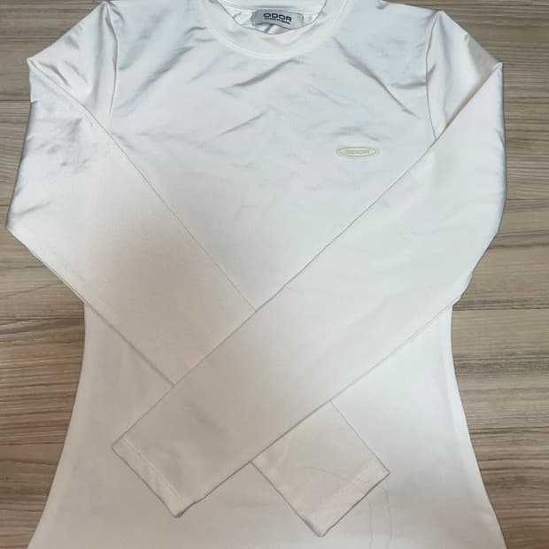 오도어 베이직 티