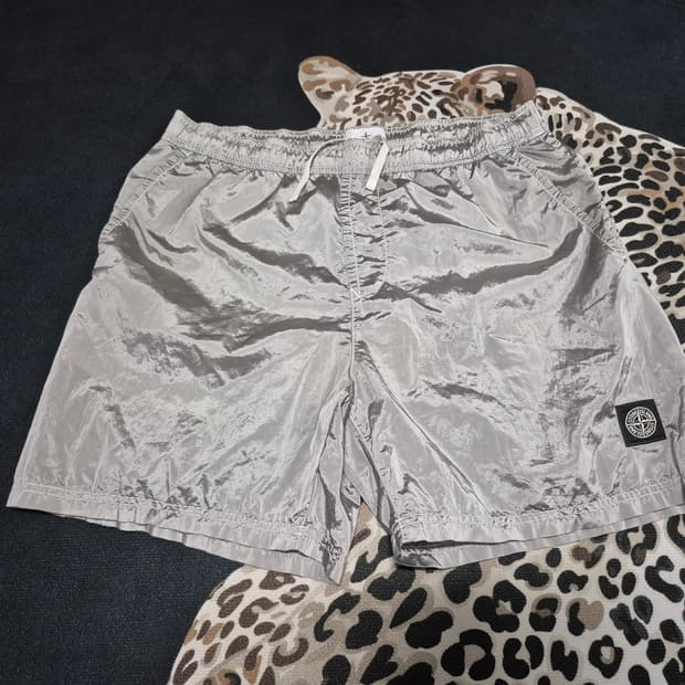 스톤 아일랜드 21s/s 나일론 메탈 반바지 XL