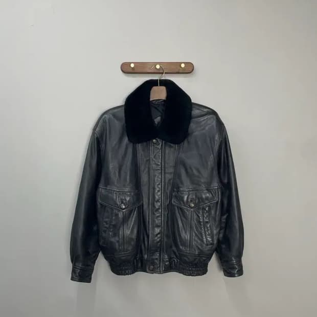 입생로랑 블랙 가죽 무스탕 자켓 A3107