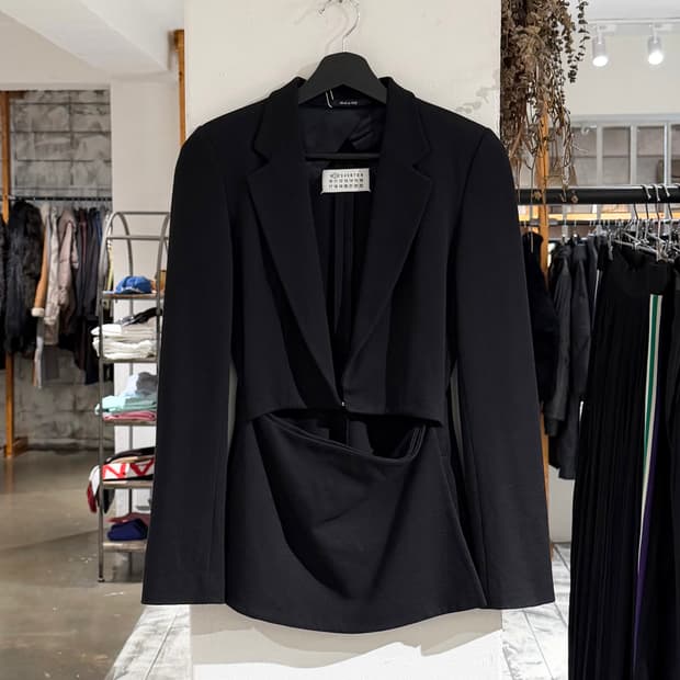 메종 마르지엘라 블랙 프론트 컷아웃 자켓