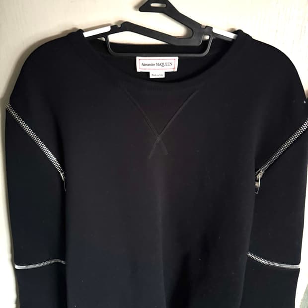 알렉산더 맥퀸 집 엠벨레시드 맨투맨 (마지막 할인)