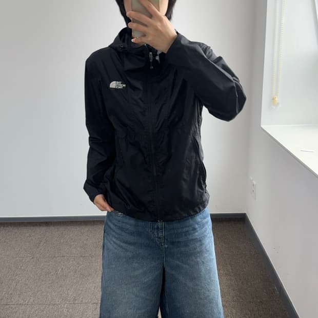 The north face 노스페이스 블랙 바람막이