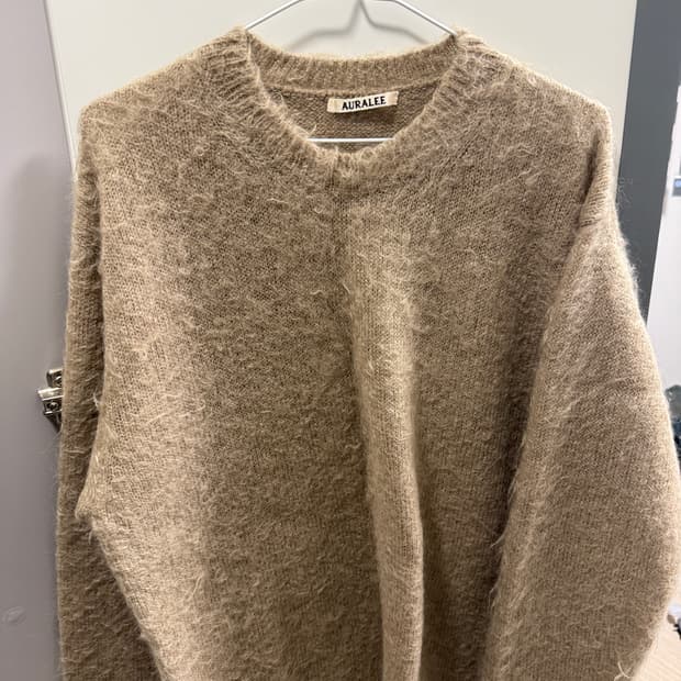 오라리(Auralee) 모헤어 니트 사이즈 3팝니다.( 상태 최상)