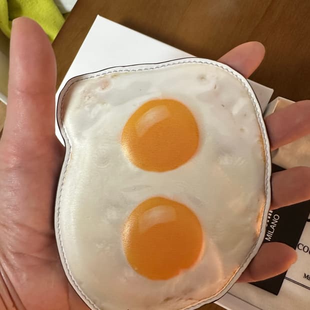 모스키노 계란후라이 지갑