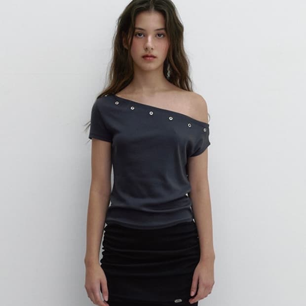 아수라 아일렛 원숄더 티셔츠 네이비