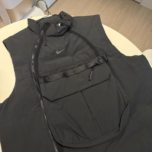 나이키 테크팩 패딩조끼