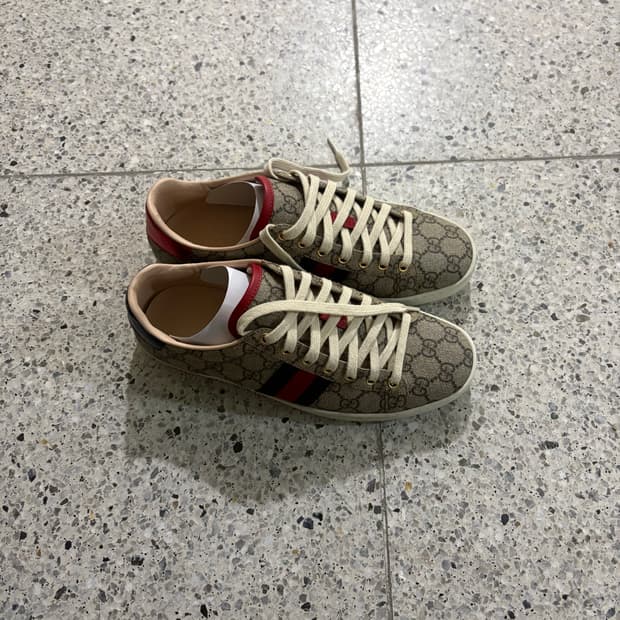 구찌 GG 슈프림 스니커즈