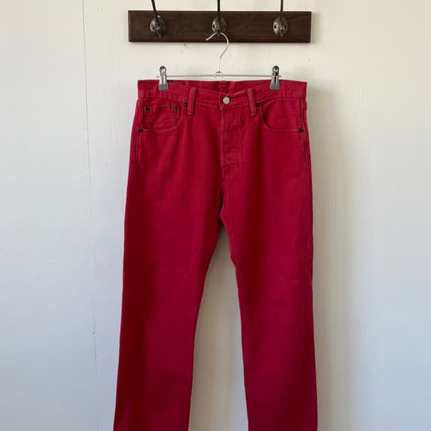 LEVI’s 501 파스텔 레드 데님 팬츠