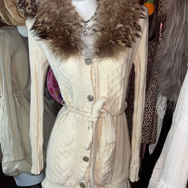 오네갸루 라떼 퍼 가디건