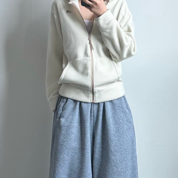 노스페이스 자수로고 아이보리 플리스 후드집업