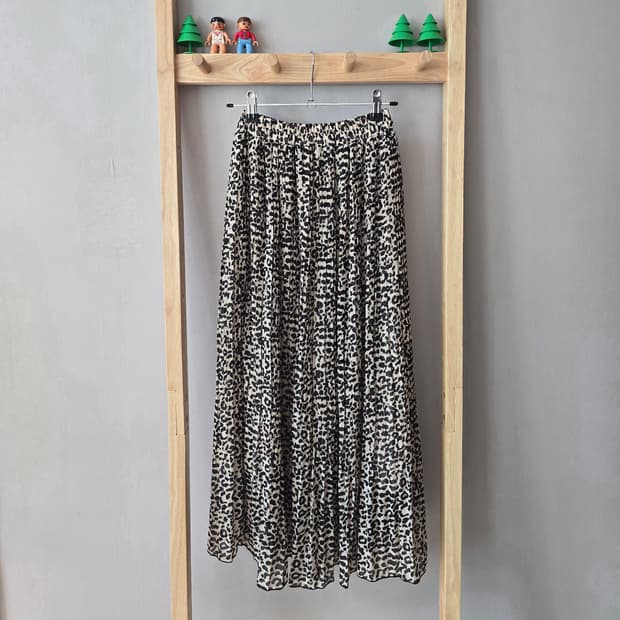 SPRAY PREMIUM 플리츠 롱스커트