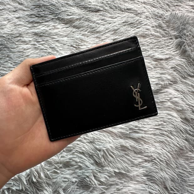 입생로랑 타이니 모노그램 카드지갑