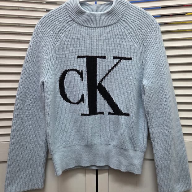 캘빈클라인 CK 로고 니트 스웨터
