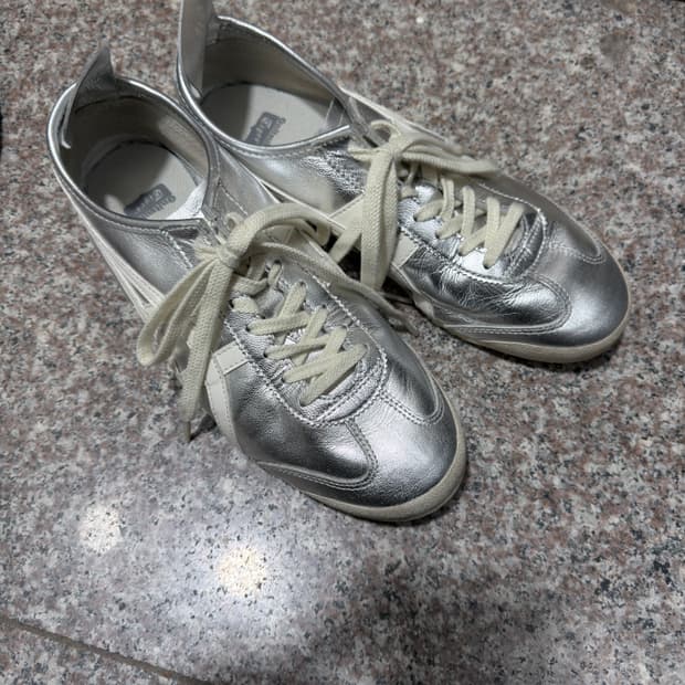 오니츠카 타이거 멕시코 실버