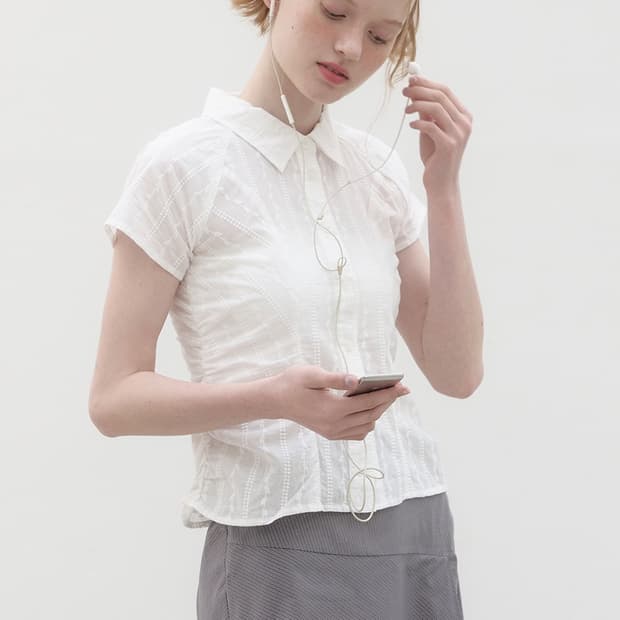포에브 Broderie Shirring 브로더리 셔링 셔츠 화이트