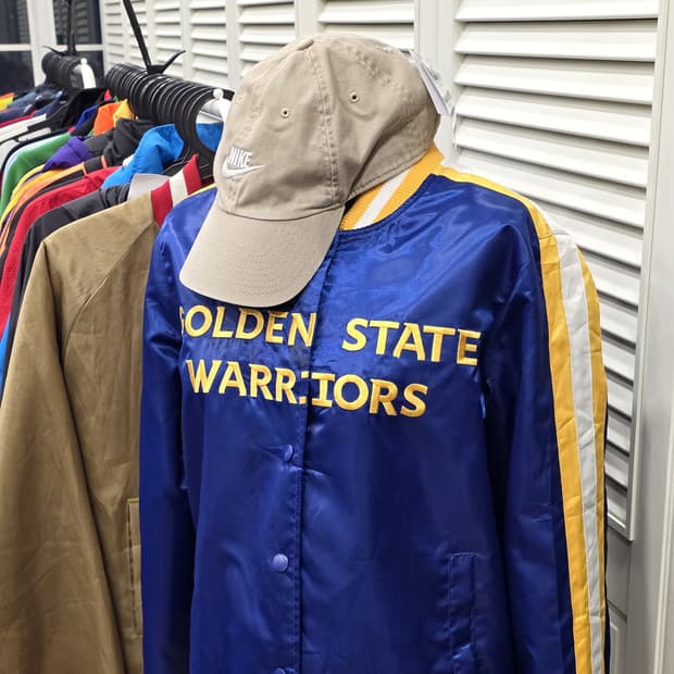 나이키 헤리티지86 퓨추라 로고 볼캡 모자 카키/화이트