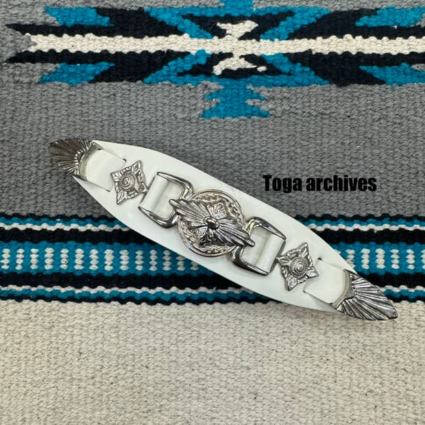 [OS] 토가 아카이브 메탈릭 레더 헤어클립