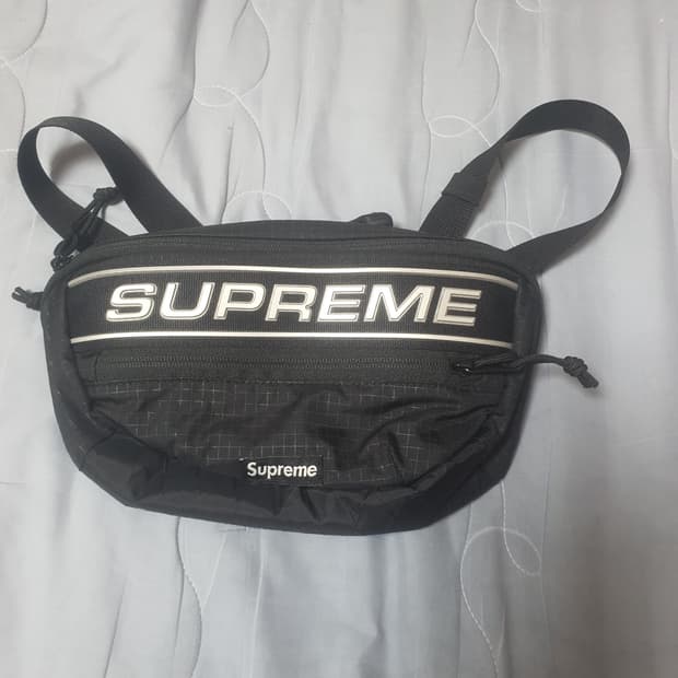 슈프림 23fw  웨이스트백
