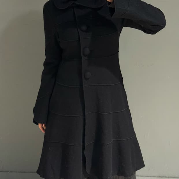 big button line detail coat