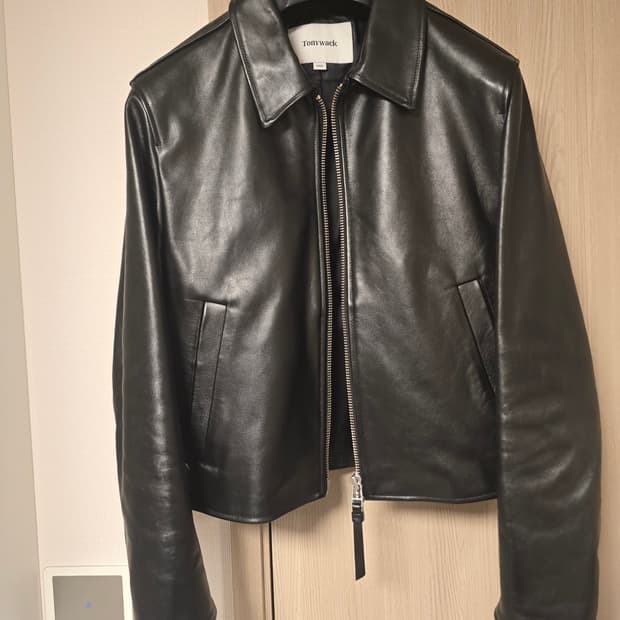 토니웩 레더 크롭 집 자켓 카프 스킨
