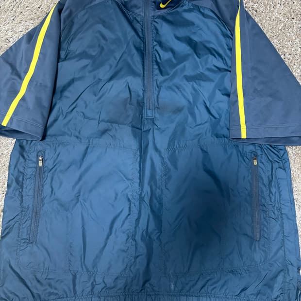나이키 반집업 반팔 바람막이 사이즈 95