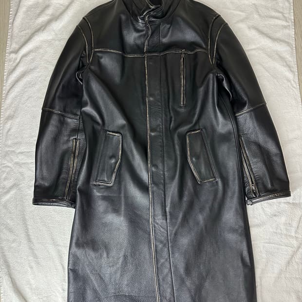 스튜디오테이블 소가죽 코트