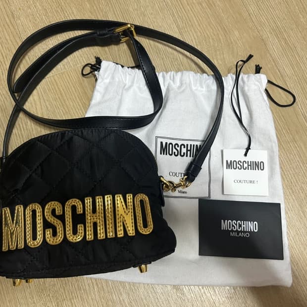 모스키노 퀄팅 미니 크로스백