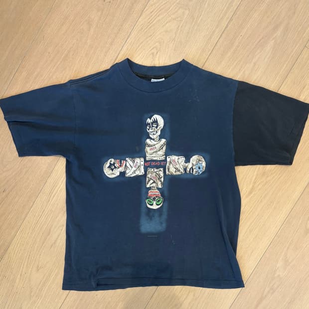 90s kiss band t