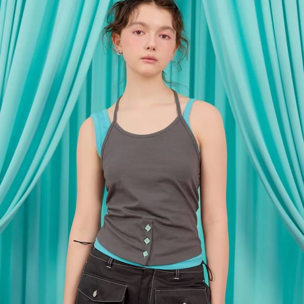 헤레틱 버튼 스트랩 홀터 탑 챠콜 BUTTON STRAP HALTER