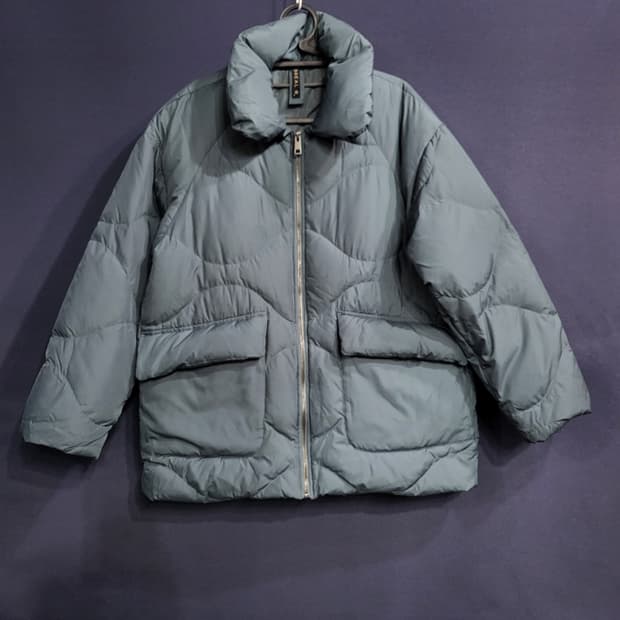 브리엘 덕다운 세미오버핏 패딩