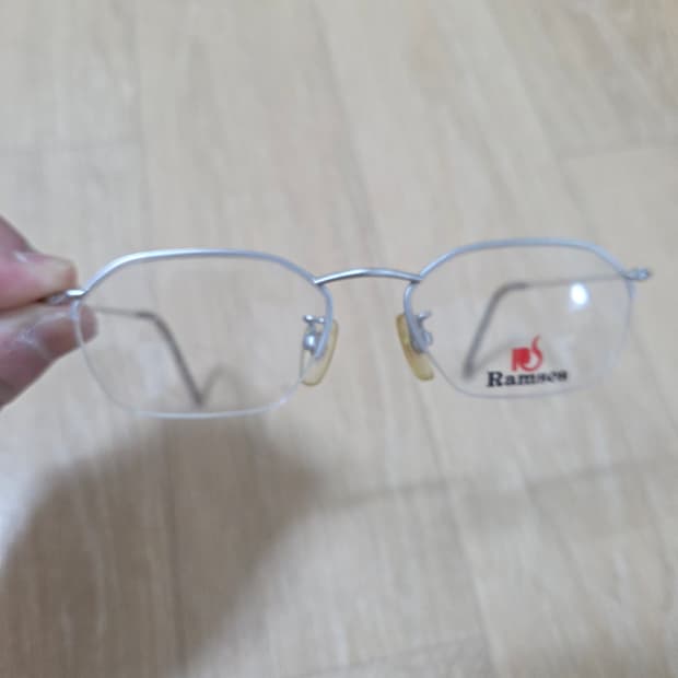 긱시크 반무테 안경